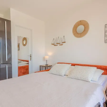 Azur Et Lavande Apartment *